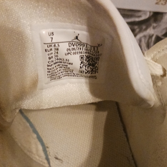 Jordan White Air Jordan 1 Mid Sneakers - Picture 2 of 5